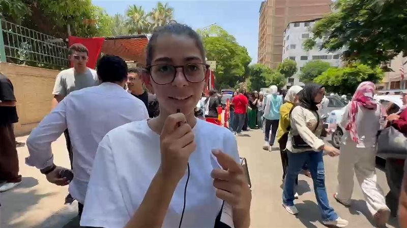 طالبة ثانوية عامة: هشجع المنتخب ومذاكرة العربي سهلة (فيديو)