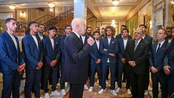 عليكم القتال.. رسائل قوية من رئيس تونس إلى نسور قرطاج قبل كأس العالم