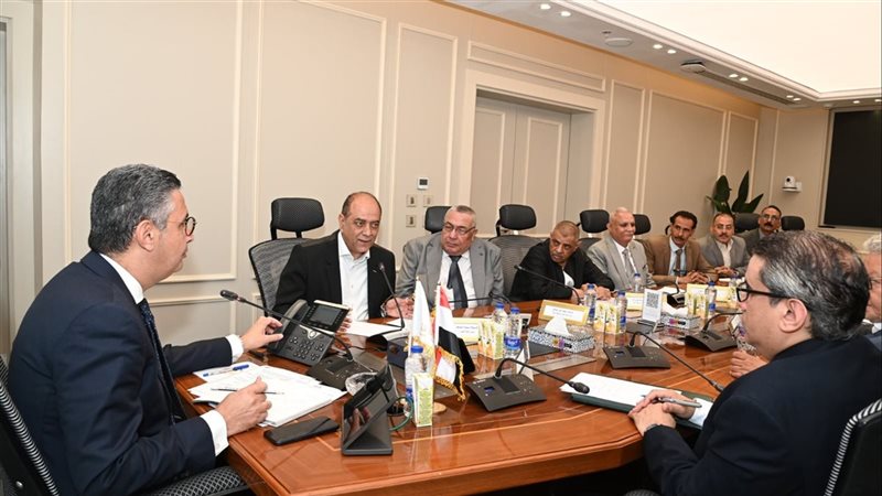 رئيس غرفة الجيزة يرفع مذكرة بمطالب تجار المواد الغذائية لوزير التموين