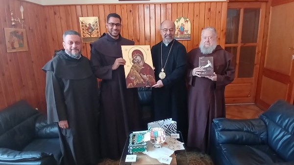 البطريرك الأنبا إبراهيم إسحق يستقبل مجلس المفوضية الجديد للرهبنة الكرملية بمصر