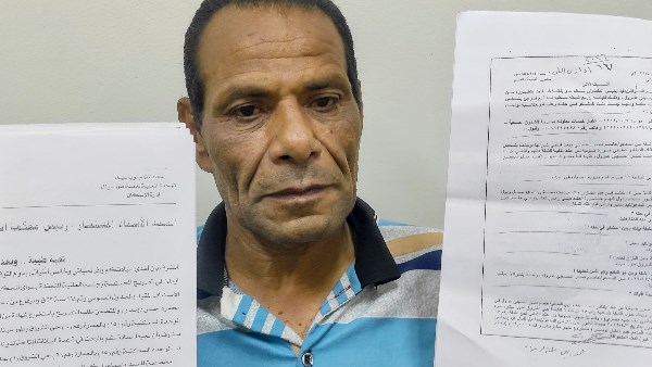 بين دموع أب وأحلام ابن.. تحويشة السنين ضاعت في شقة مباعة مرتين بطور سيناء