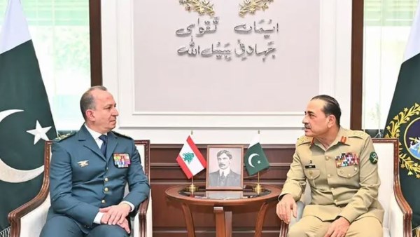 قائدا الجيشين الباكستاني واللبناني يجتمعان في إسلام آباد.. فما الغرض؟