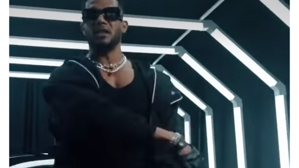 محمد رمضان يروج لكليب جديد ويعلن موعد طرحه