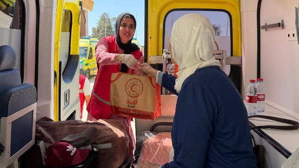 معبر رفح البري يستقبل دفعة جديدة من العائدين الفلسطينيين إلى غزة