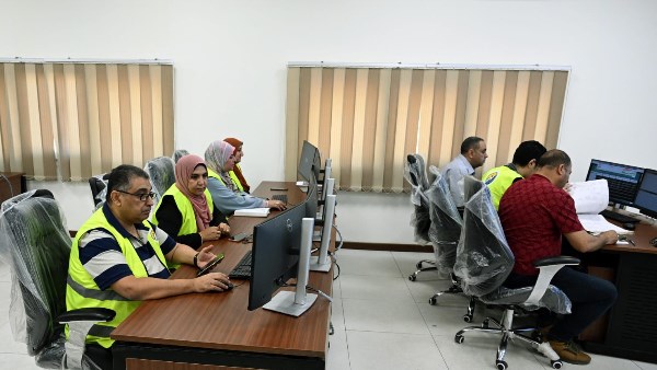 مدبولي يتفقد مركز تحكم غرب بالإسكندرية ويؤكد تطوير الشبكة القومية للكهرباء