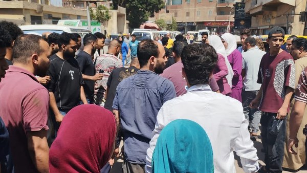 طعنة غادرة أمام مستشفى أوسيم.. شاب يصارع الموت وجهود أمنية لضبط الجاني