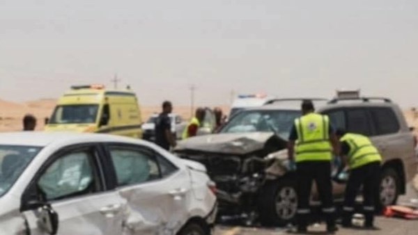 إصابة سيدة في حادث تصادم بين سيارتين بالطريق الصحراوي بالجيزة