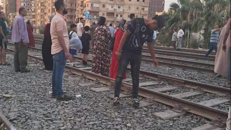 مصرع شخصين أثناء عبورهما شريط السكة الحديد بالقليوبية