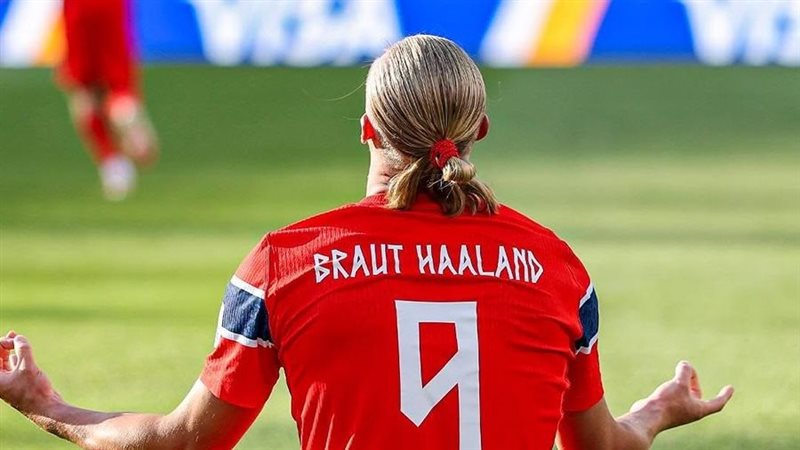 سر تغيير اسم هالاند على قميص النرويج في كأس العالم