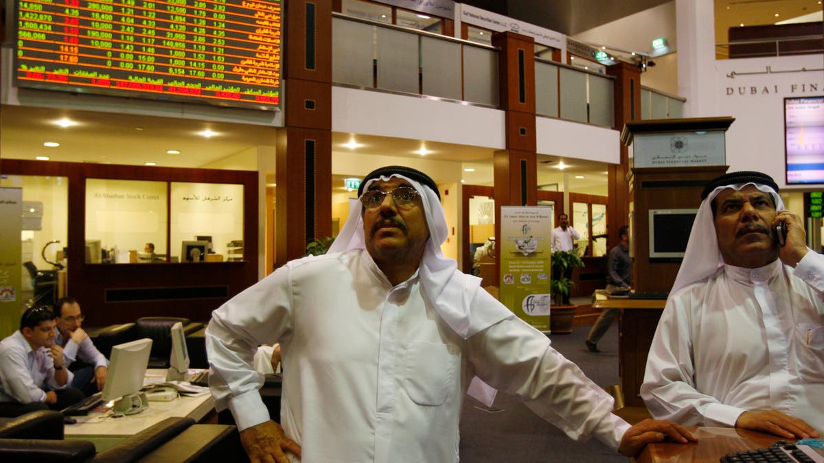 أسواق الخليج تتراجع مع انخفاض النفط وتوقعات رفع الفائدة الأميركية