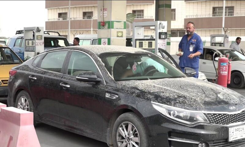 العراق يحدد موعد انتهاء أزمة الزحام بمحطات الوقود