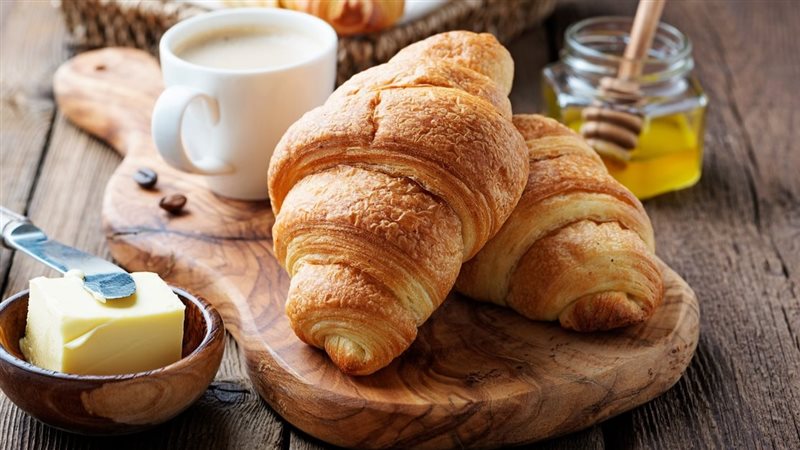 طريقة عمل الكرواسون بالزبدة بمذاق لا يقاوم