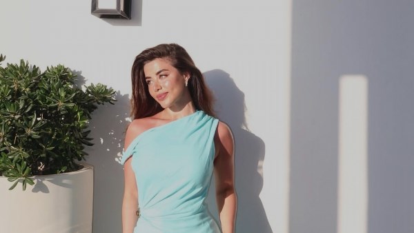 بفستان مجسم ..يارا السكري تخطف الأنظار عبر انستجرام
