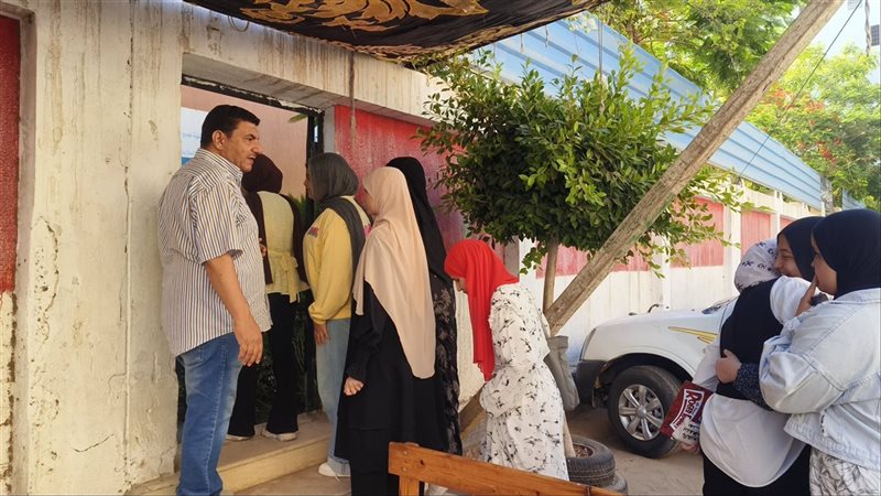 القلق يسيطر على أولياء الأمور بعد دخول أبنائهم لجان امتحان اللغة العربية بالدقهلية (فيديو وصور)