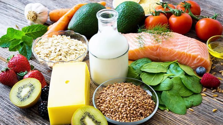 المعهد القومي للتغذية يكشف أطعمة تساعد على تقليل تأثير الوجبات الدسمة