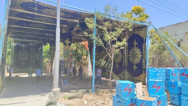 استعدادات مكثفة.. أبو حمص تتأهب لاستقبال المعزين في الفنان عبد العزيز مخيون بمسقط رأسه