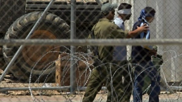 قوات الاحتلال الإسرائيلي تعتقل فلسطينيين في الضفة الغربية