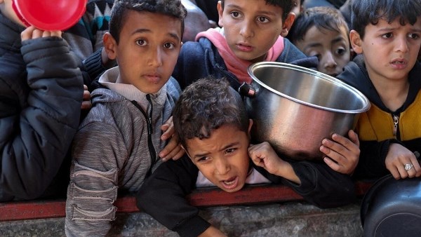 بريطانيا ودول أخرى تصف الوضع الإنساني في غزة “بالكارثي” وتدعو لإدخال المساعدات