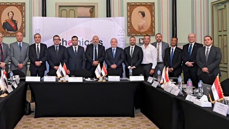 الاستثمار: مقترح أمام مجلس الوزراء لمراجعة رسم الصادر لمواكبة تراجع الأسعار العالمية