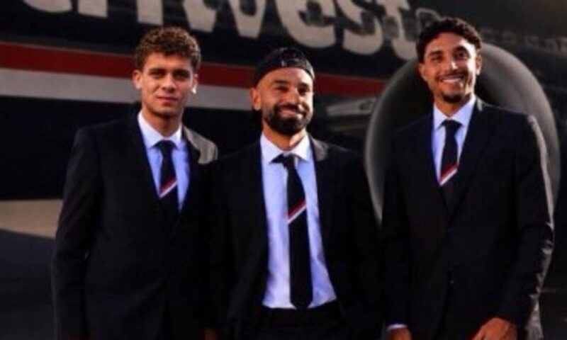 أصغر لاعب بمنتخب مصر ينشر صورة مع محمد صلاح ويعلق
