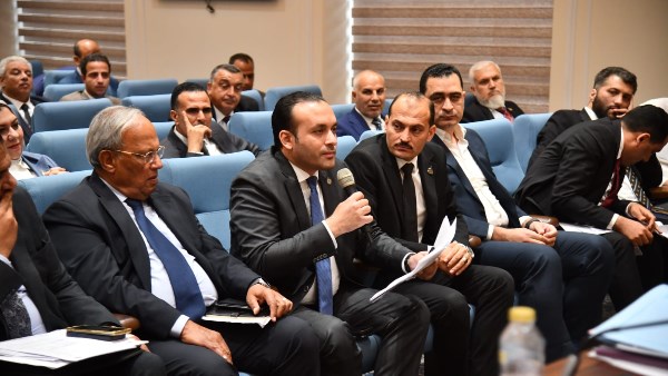 نائب يطالب الاتصالات بتطوير الشبكات.. وزيادة اعتمادات البريد