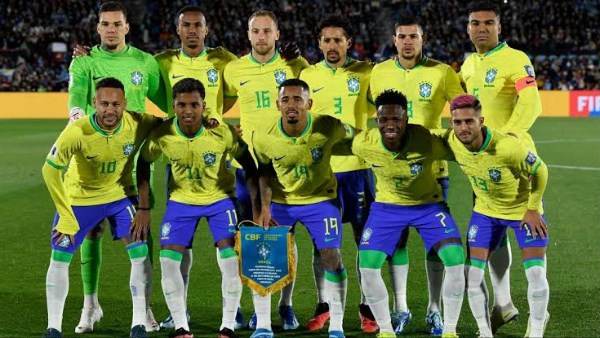 الكشف عن حكم مباراة المغرب والبرازيل في كأس العالم