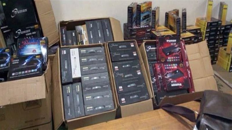 ضبط محل بدون ترخيص بالشرقية يروج أجهزة “ريسيفر” لفتح القنوات المشفرة