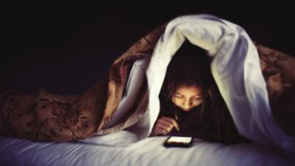 السهر اليومي يهدد الدماغ بصمت.. أطباء الأعصاب يحذرون من خطر السكتة الدماغية