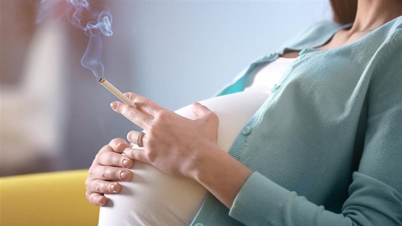 الصحة تكشف تأثير التدخين على الحوامل والأطفال والأجنة