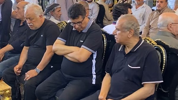 بمسقط رأسه بالبحيرة.. أشرف زكي وفتوح أحمد يقدمان واجب العزاء في وفاة عبد العزيز مخيون