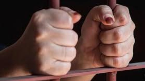 القبض على سيدة تدير إستوديو تسجيل صوتى بالجيزة