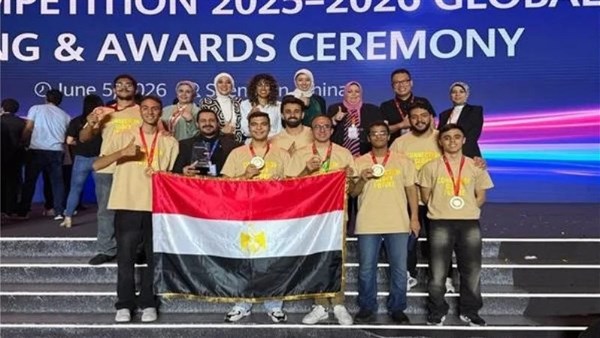 إنجاز عالمي جديد.. طلاب مصريون يتوّجون بجائزة هواوي العالمية بالصين