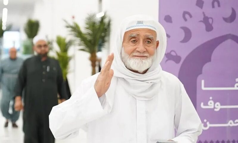 جوازات «جديدة عرعر» تنهي إجراءات مغادرة أولى رحلات ضيوف الرحمن بعد أدائهم فريضة الحج