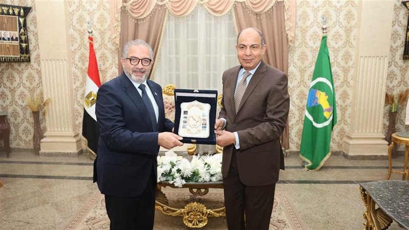 محافظ المنيا: التسجيل بالتأمين الصحي الشامل مفتاح الاستفادة من الخدمات