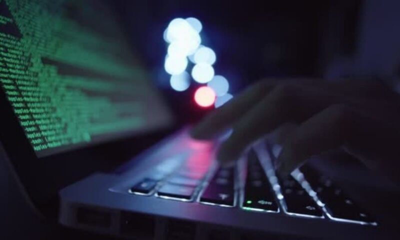 لديك آيفون مسروق.. احذر هذه الرسائل الخادعة التي تحاول إجبارك على فتحه