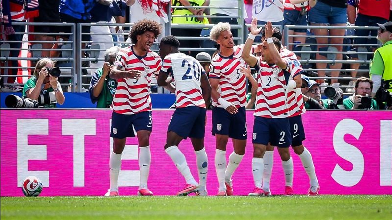 منتخب أمريكا يحافظ على تقدمه أمام أستراليا 2-0 بعد مرور 75 دقيقة
