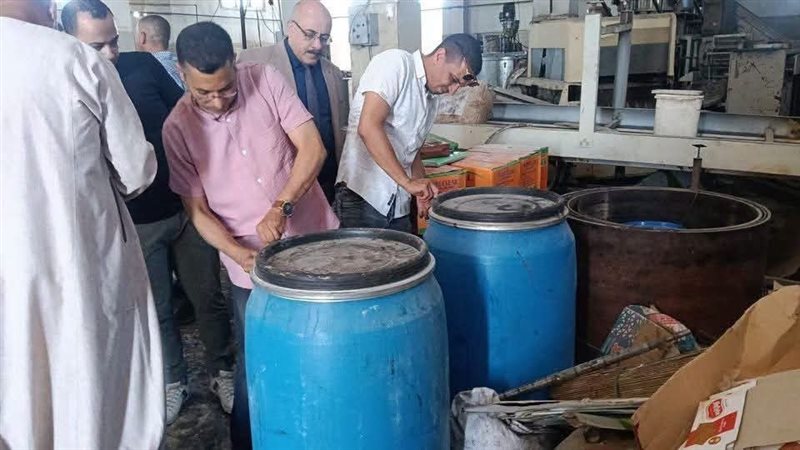 12.7 طن سلع غير مطابقة للمواصفات في حملة تموينية على أسواق المنيا