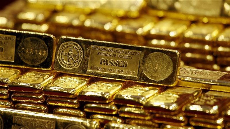 الذهب يواصل تراجعه، خسائر جديدة تضرب الأسعار بالصاغة