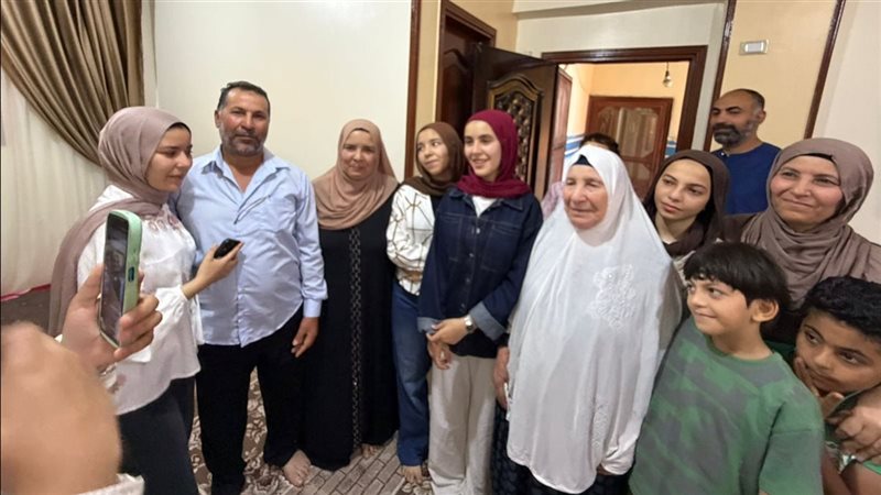 الثالثة على الشهادة الإعدادية بالدقهلية: دعم أسرتي سر تفوقي، وفرحة كبيرة بعد تهنئة المحافظ