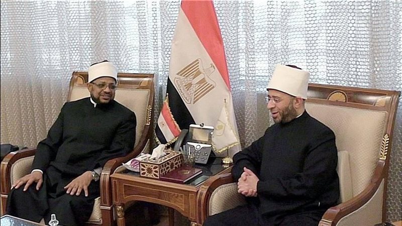 وزير الأوقاف يستقبل أمين عام مجمع البحوث الإسلامية لبحث التعاون المشترك