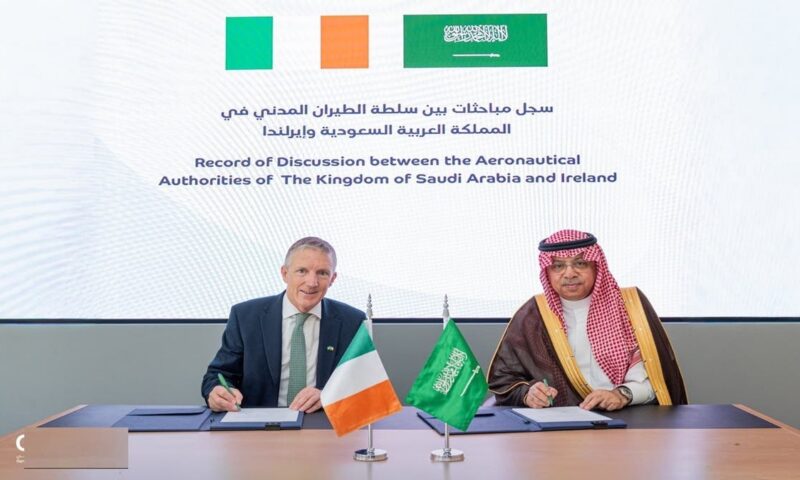 السعودية وإيرلندا توقعان سجل مباحثات لتعزيز التعاون في مجال النقل الجوي