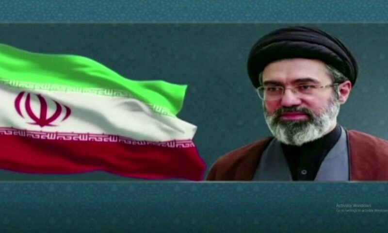 الحرس الثوري: مجتبى خامنئي منح الإذن بالتفاوض مع واشنطن