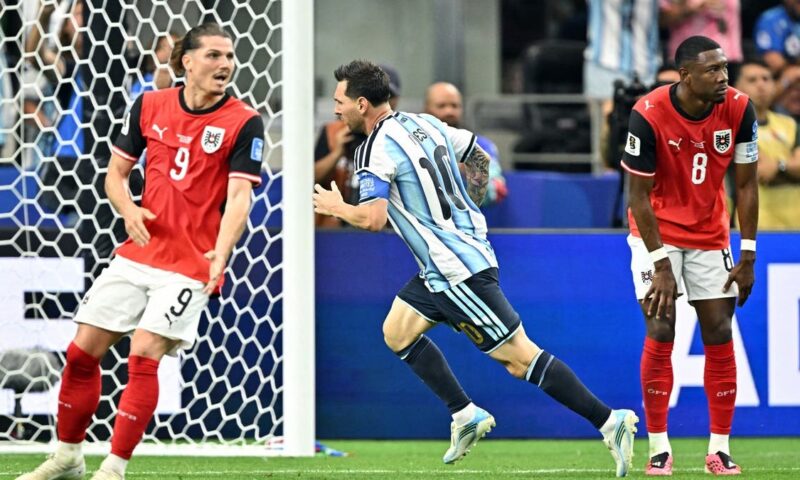 ميسي يقود الأرجنتين للتأهل إلى الدور الثاني