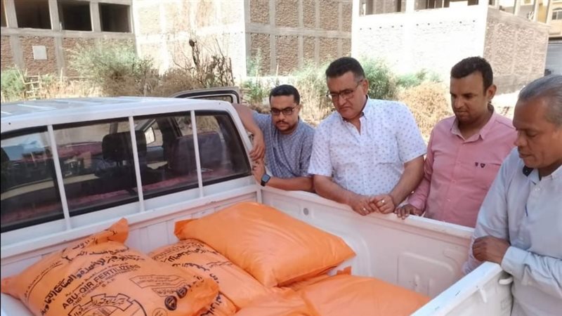 ضبط 70 شيكارة سماد محظور تداوله في جرجا بسوهاج