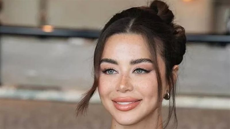 يارا السكري تخطف الأنظار بإطلالة كلاسيكية راقية خلال تكريمها عن نجاحاتها الدرامية (صور)