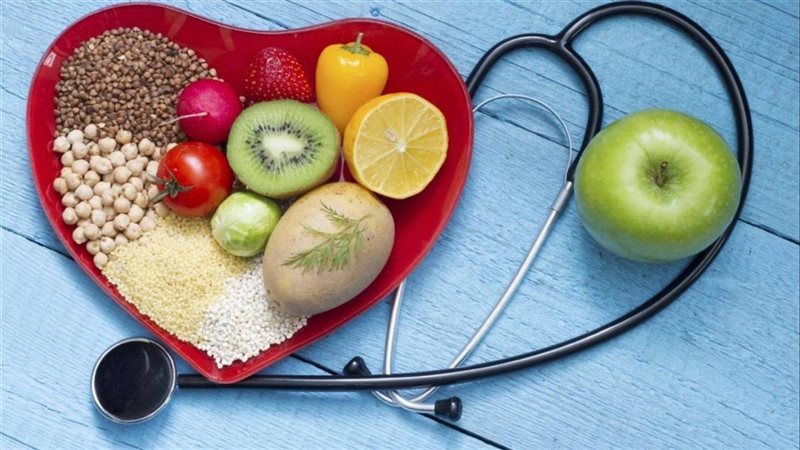 أطعمة تساعد على خفض الكوليسترول الضار وتحافظ على صحة القلب