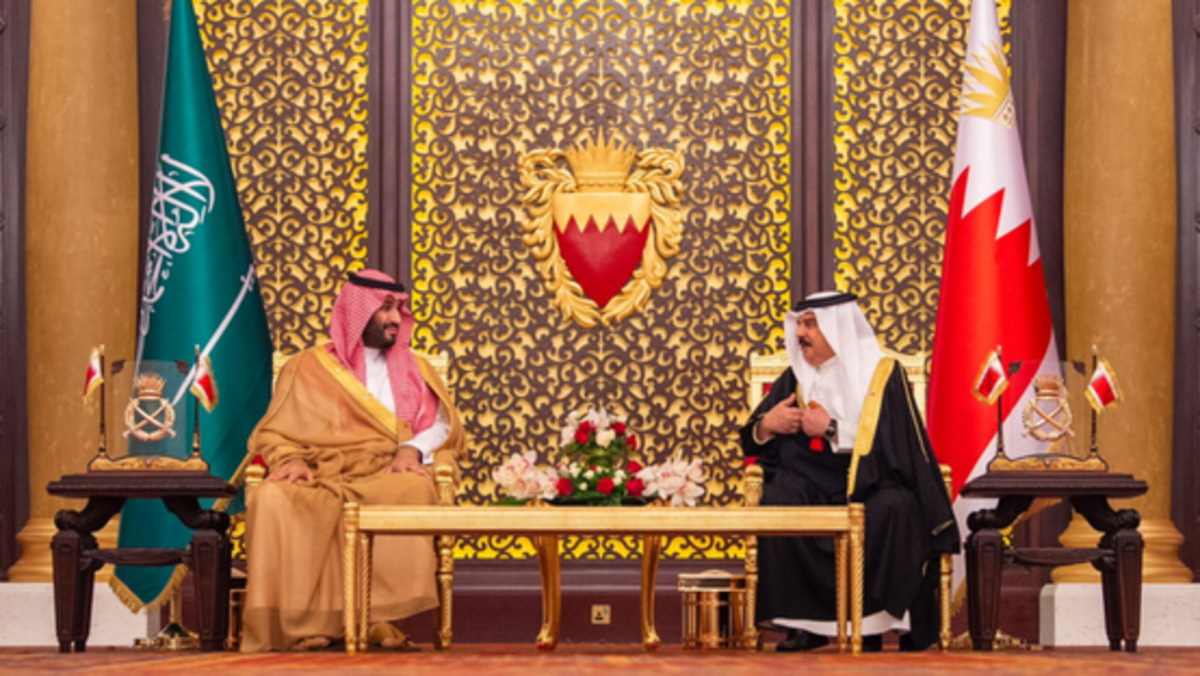 ولي العهد السعودي يؤكد لملك البحرين إدانة المملكة للاعتداءات الإيرانية