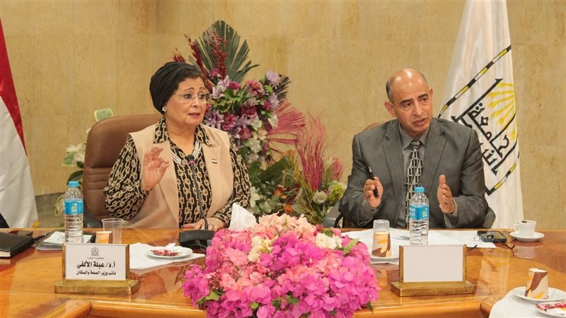 نائب وزير الصحة من جامعة أسيوط تعلن تشكيل لجنة لمتابعة الخطة العاجلة للسكان