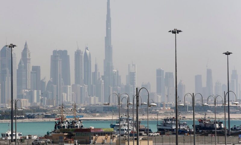“عطل فني” في الإمارات يتسبب بإرسال إنذار خاطئ للهواتف عن “تهديد صاروخي”