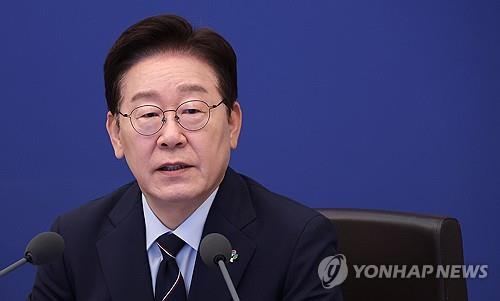 (LEAD) Lee orders prompt action to stabilize prices, warns against market cornering